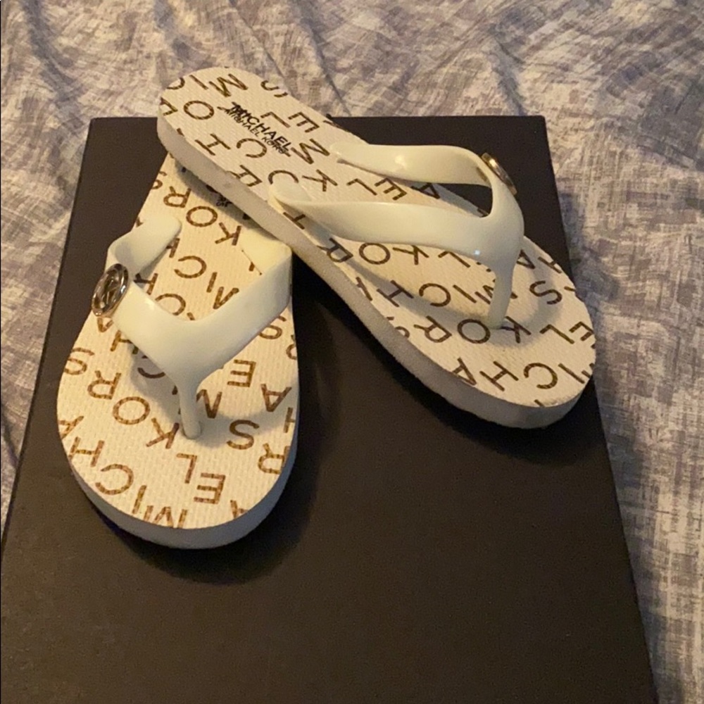 Girls Gently Used Michael Kors Flip Flops Size 1